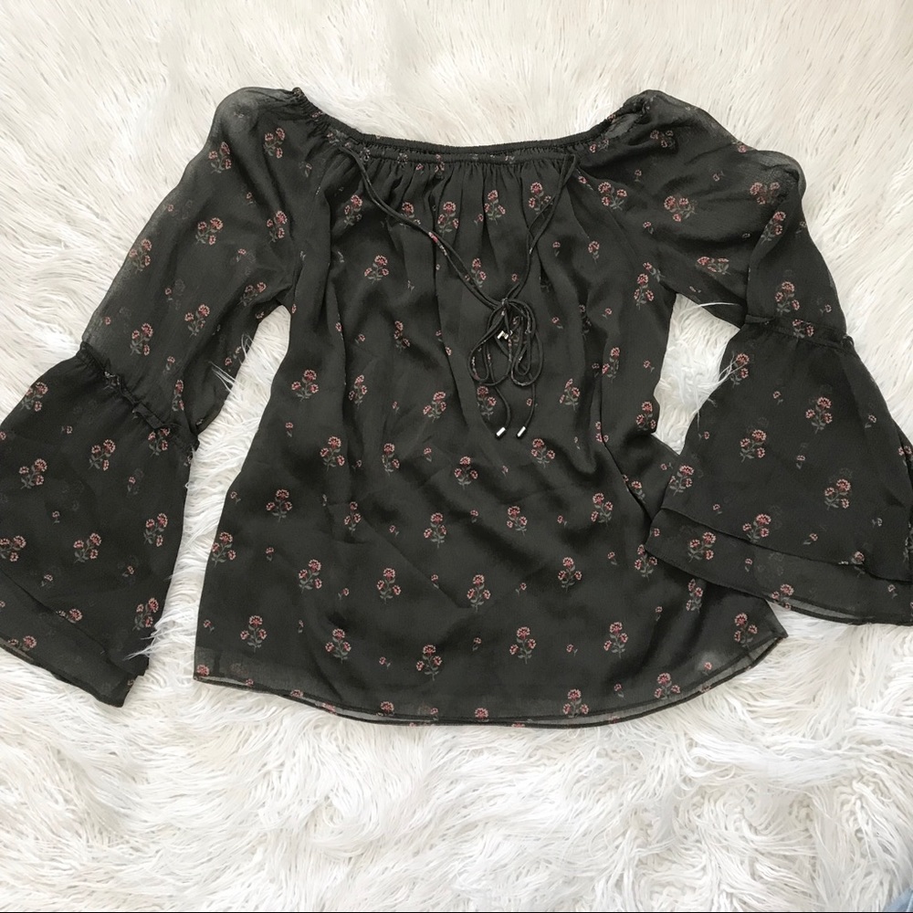 NWT WHBM floral blouse- size medium